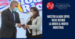 Súper Ricas recibe la orden al merito industrial